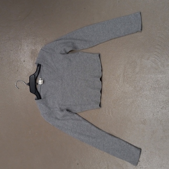 BOZZOLO GRAY, WAFFLEKNIT, V NECK, LONG SLEEVE, CROPPED TOP - Picture 4 of 7
